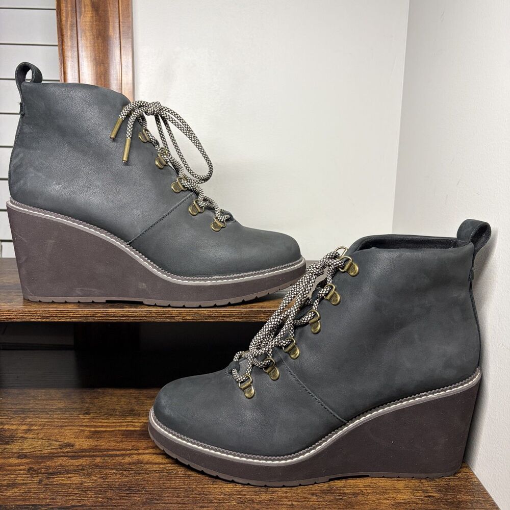 Size 10 Womens - TOMS Black Suede Lace-Up Wedge Boots